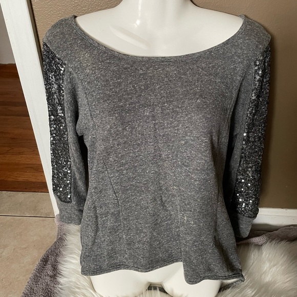 Xhilaration Grey sweater with sequin sleeves - Picture 4 of 6